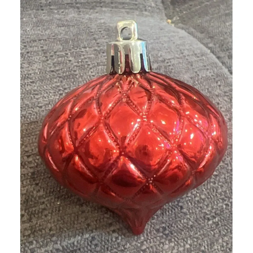 Lot of 4 VNT Red Molded Plastic Un-Breakable Christmas Ornaments 2‎ Round 2 Top